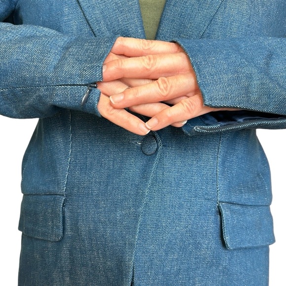 Good American Denim Blazer in True Blue Classic Business Minimalist 2 - Picture 11 of 17